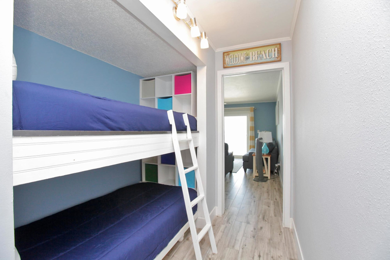 Bedroom 3, Summit Beach Resort by Panhandle Getaways, Bay