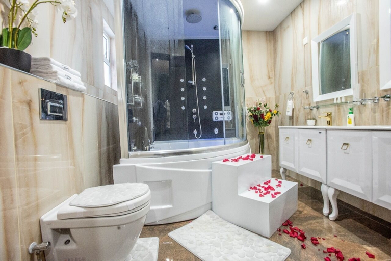 Bathroom 3, MegMara Luxury Suites Nyali, Nyali