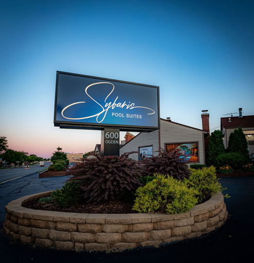 Exterior & Views 2, Sybaris Pool Suites, Dupage