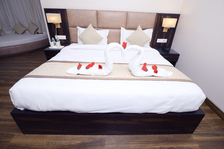 Bedroom 3, DD Suites, Firozabad