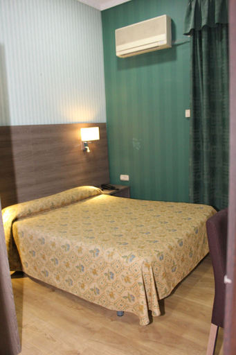 Bedroom 3, Hotel Nacional, Melilla