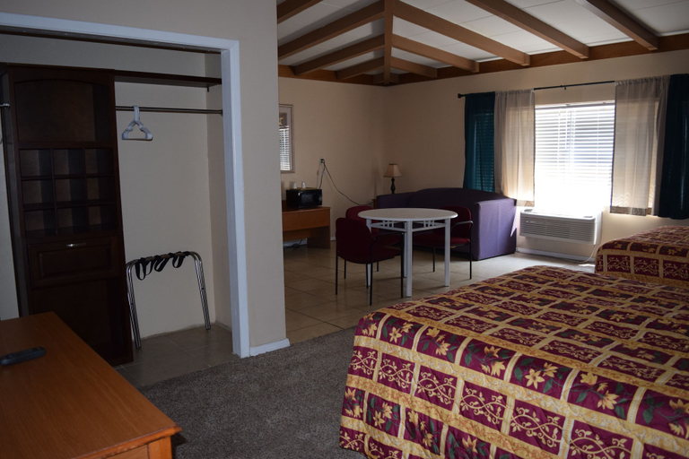 Bedroom 5, Butterfield Stage Motel, Luna
