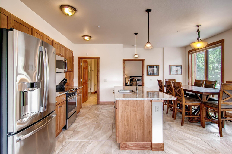Others 5, Black Canyon Inn Unit H4 Deluxe, Larimer