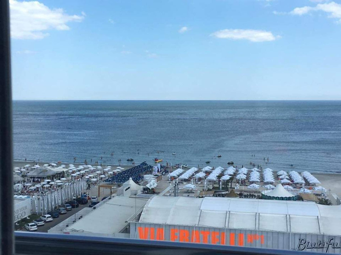 Others 5, Sea View Penthouse Mamaia, Constanta