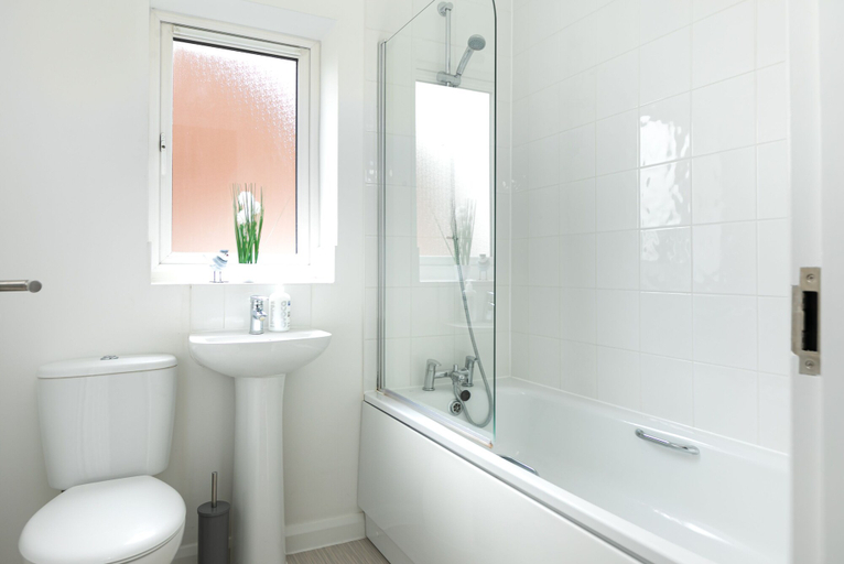 Bathroom 3, KVM - Thorpe House, Peterborough