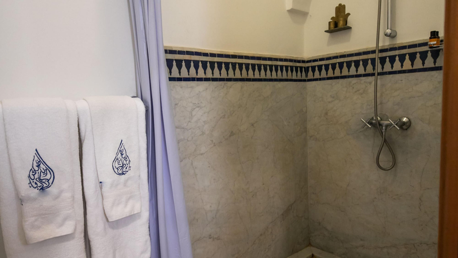 Bathroom 2, Room in B&B - Riad Authentic Palace & Spa - Jawhara, Fès