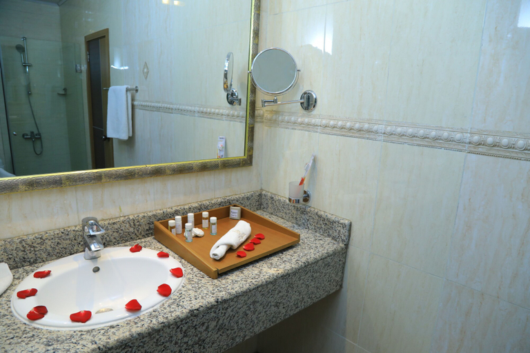 Bathroom 5, Bonanza Addis Hotel, Addis Abeba
