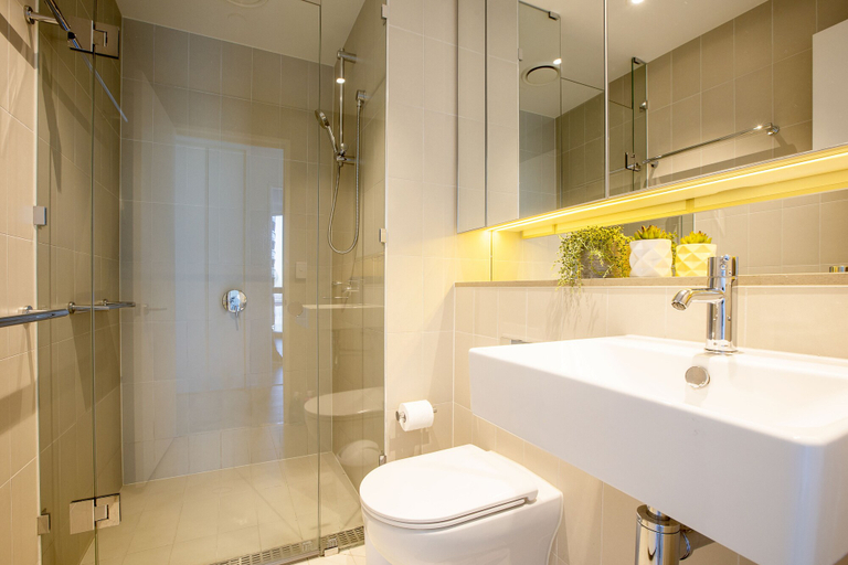 Bathroom, Docklands high level 1 Bedroom Apartment with pool by KozyGuru, Melbourne