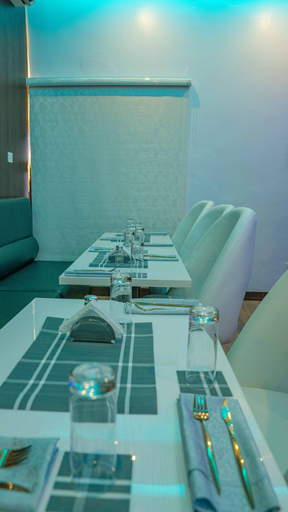 Food & Drinks 5, Fifthinn Lekki, Eti-Osa