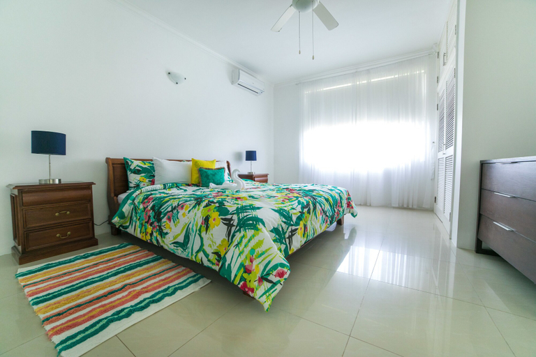 Bedroom 2, Whispering Seas
