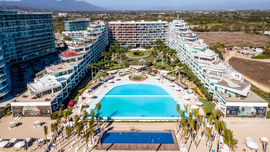 Sport & Beauty 5, Condo Aria Ocean 306, Compostela