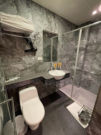 Bathroom 4, Cheng Guang Inn, Taipei City