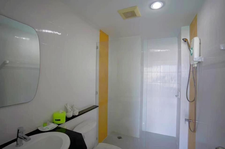 Bathroom 3, Patt Serviced Apartments, Muang Chon Buri