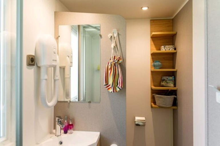 Bathroom 4, Camping La Croix du Sud, Pyrénées-Orientales