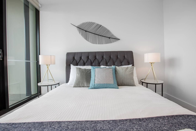 Bedroom 2, Delightful 2BR Riverview@docklands, Melbourne