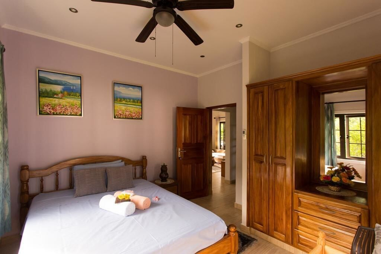 Bedroom 2, Belle Montagne Holiday Apartments