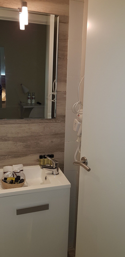 Bathroom 4, Le Petit Palu Fuencarral, Madrid