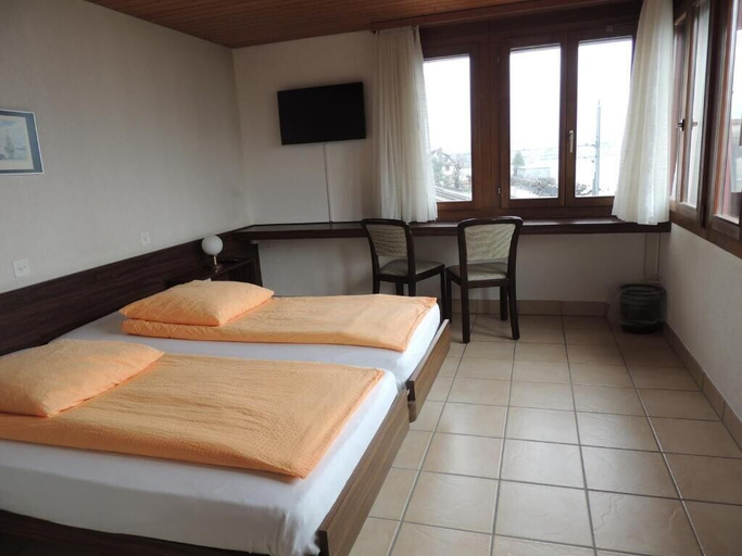 Bedroom 2, Hotel Flüelerhof, Uri