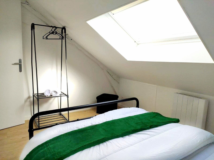 Bedroom 2, Résidence La Cocarde, Cher