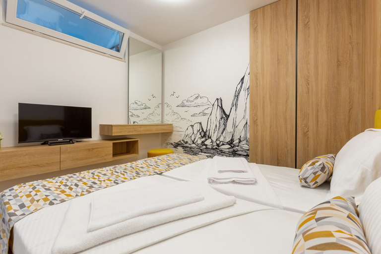 Bedroom 3, Inter Holiday Apartments, Pomorie