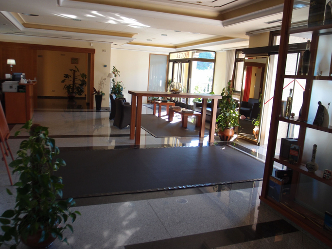 Others 5, Hotel Avión Vigo, Pontevedra