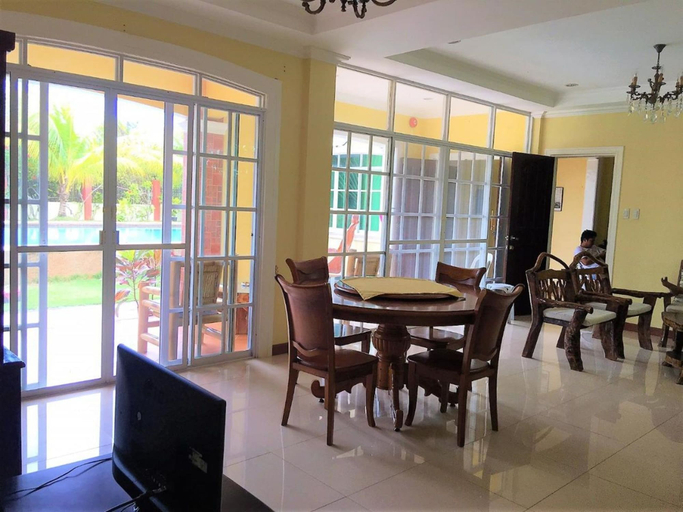 Food & Drinks, Casa Gialla, Panglao