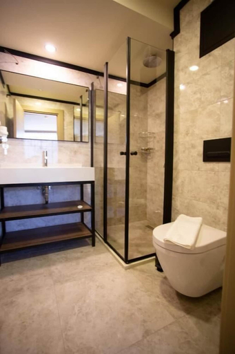 Bathroom 5, Besiktas Serenity Hotel, Beşiktaş