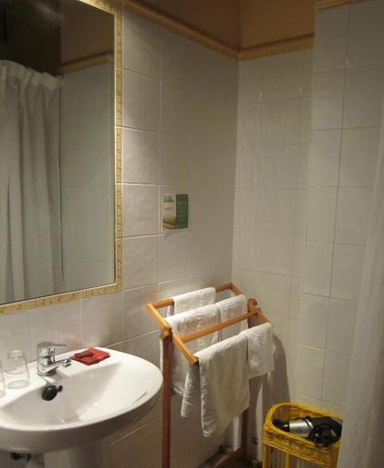 Bathroom 4, Posada Campo de Suances - Adults Only, Cantabria