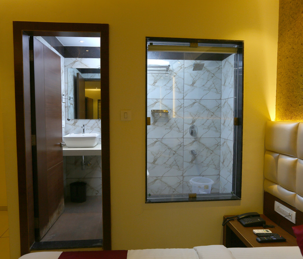 Bathroom 3, Hotel Hindustan Residency, Thane