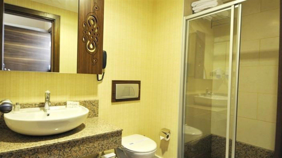 Bathroom, Noxinn Club Hotel, Alanya