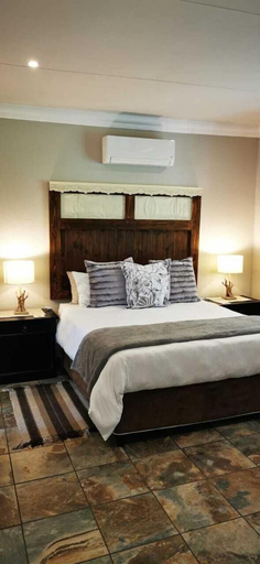 Bedroom 2, River Rock Guesthouse, Fezile Dabi