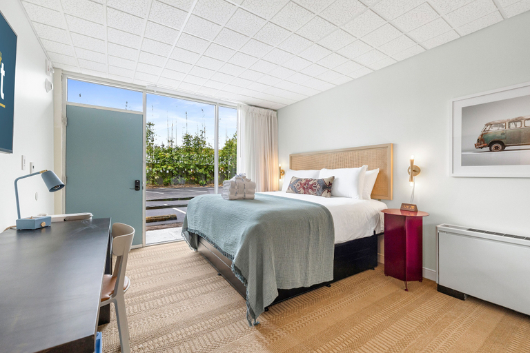 Bedroom 3, Starlight Motor Inn, Charleston