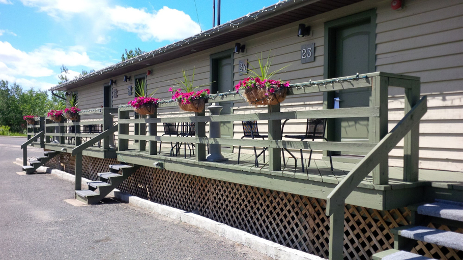 Exterior & Views 2, Nature's Inn Kenora, Kenora