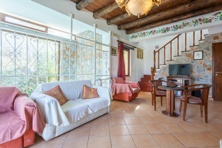 Others 4, Villa Tzina, Crete