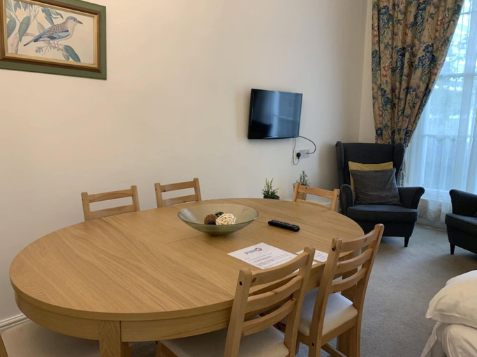 Others 5, StayIn - Queensway, London