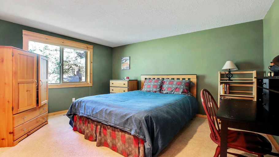 Bedroom 3, Quail 5, Deschutes