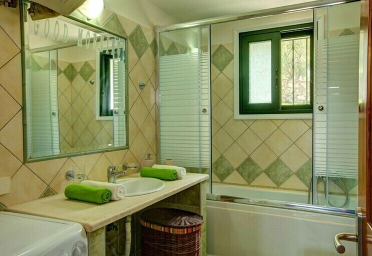 Bathroom 4, Villa Iremia & Villa Galini, Ionian Islands
