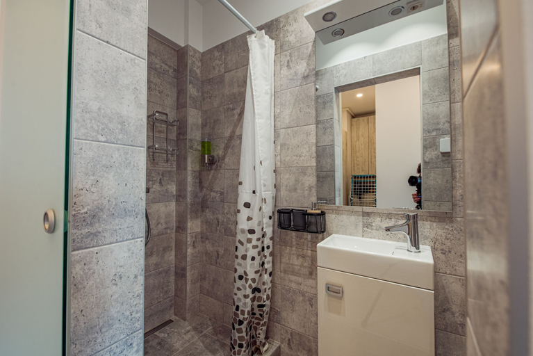 Bathroom 3, Cozy Penthousestudio Cityview W12, Municipiul Bucuresti