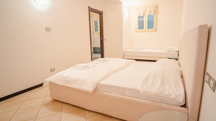 Bedroom 4, Endless Summer Sirmione - Italian Homing, Brescia