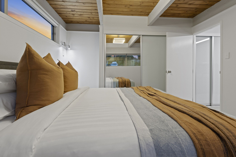 Bedroom 3, Hilltop Country Retreat with Seaviews, Rodney