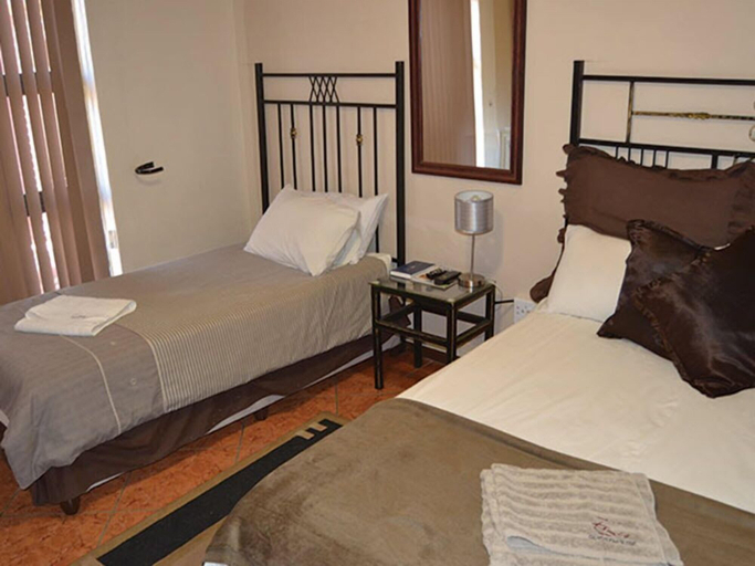 Bedroom 2, Esme's Guest House, Siyanda