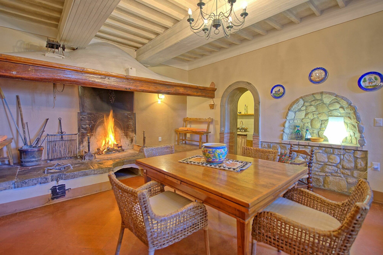 Food & Drinks 4, Inviting 6-bed House in Brindisi, Brindisi