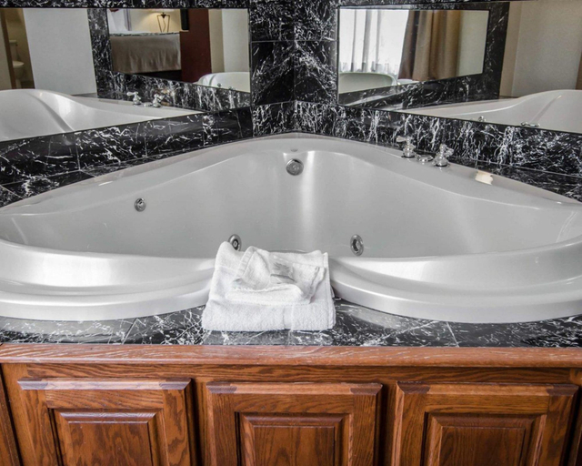 Bathroom 4, Sleep Inn & Suites Springdale West, Washington