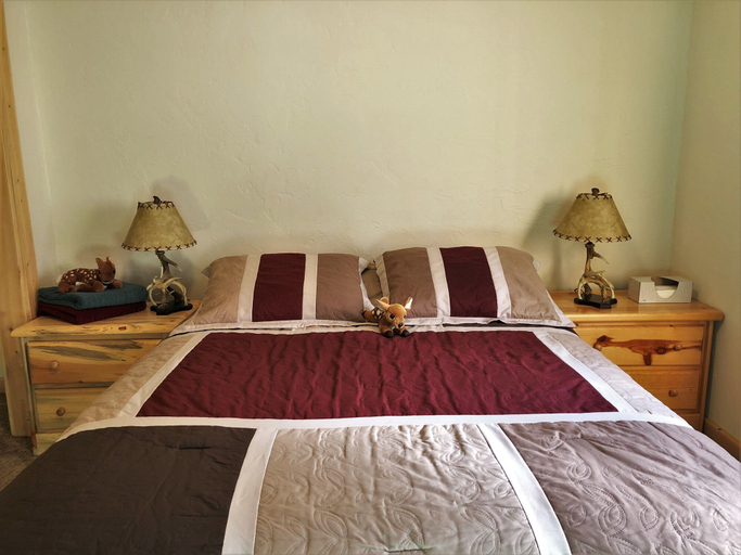 Bedroom 2, The Hideaway Lodge, Fremont