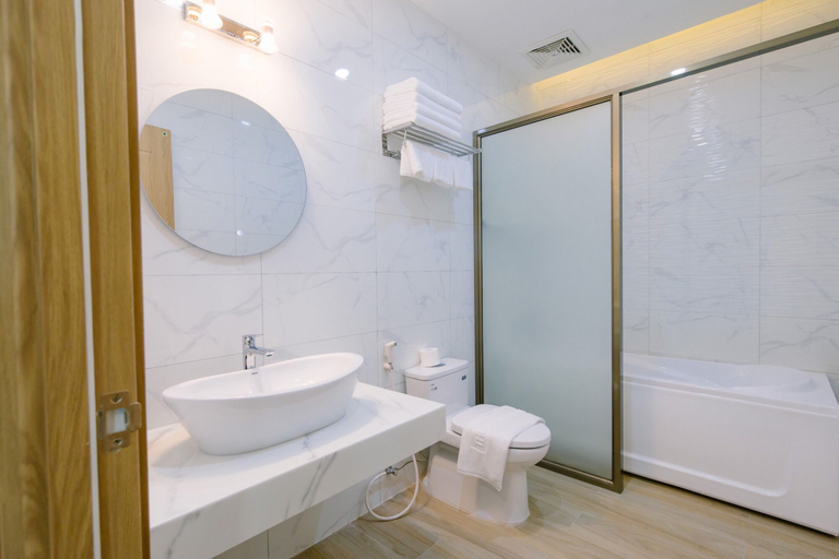 Bathroom 5, Thuan Phat Hotel, Long My