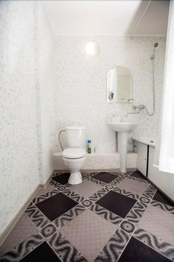 Bathroom 3, Apartment Etazhydaily Soyuznaya-Shchorsa, Ekaterinburg gorsovet