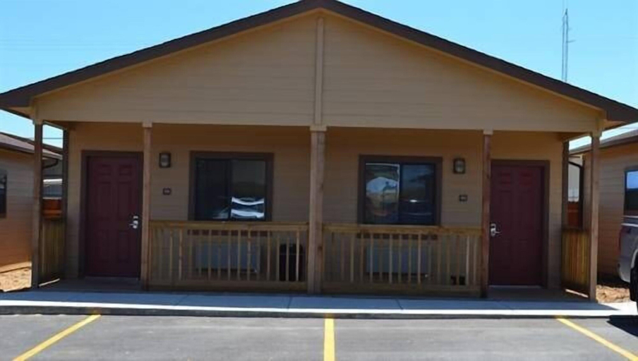 Exterior & Views 2, The Texas Lodge, Gonzales