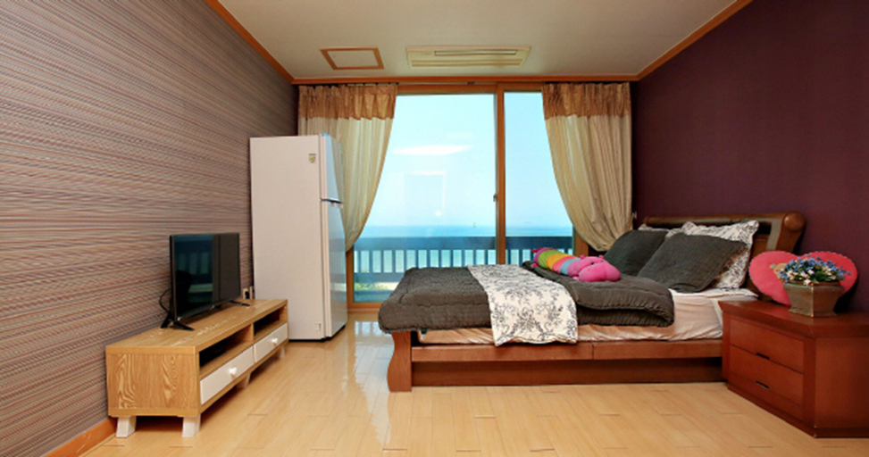 Bedroom 2, Marronnier Pension, Taean