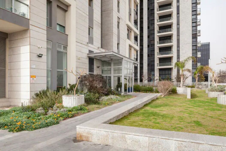 Exterior & Views, Luxury 3BR 32 Floor SeaView