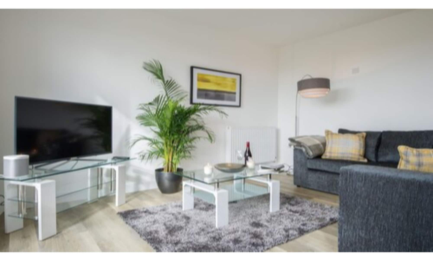 Tailored Stays - De Havilland House, Cambridgeshire